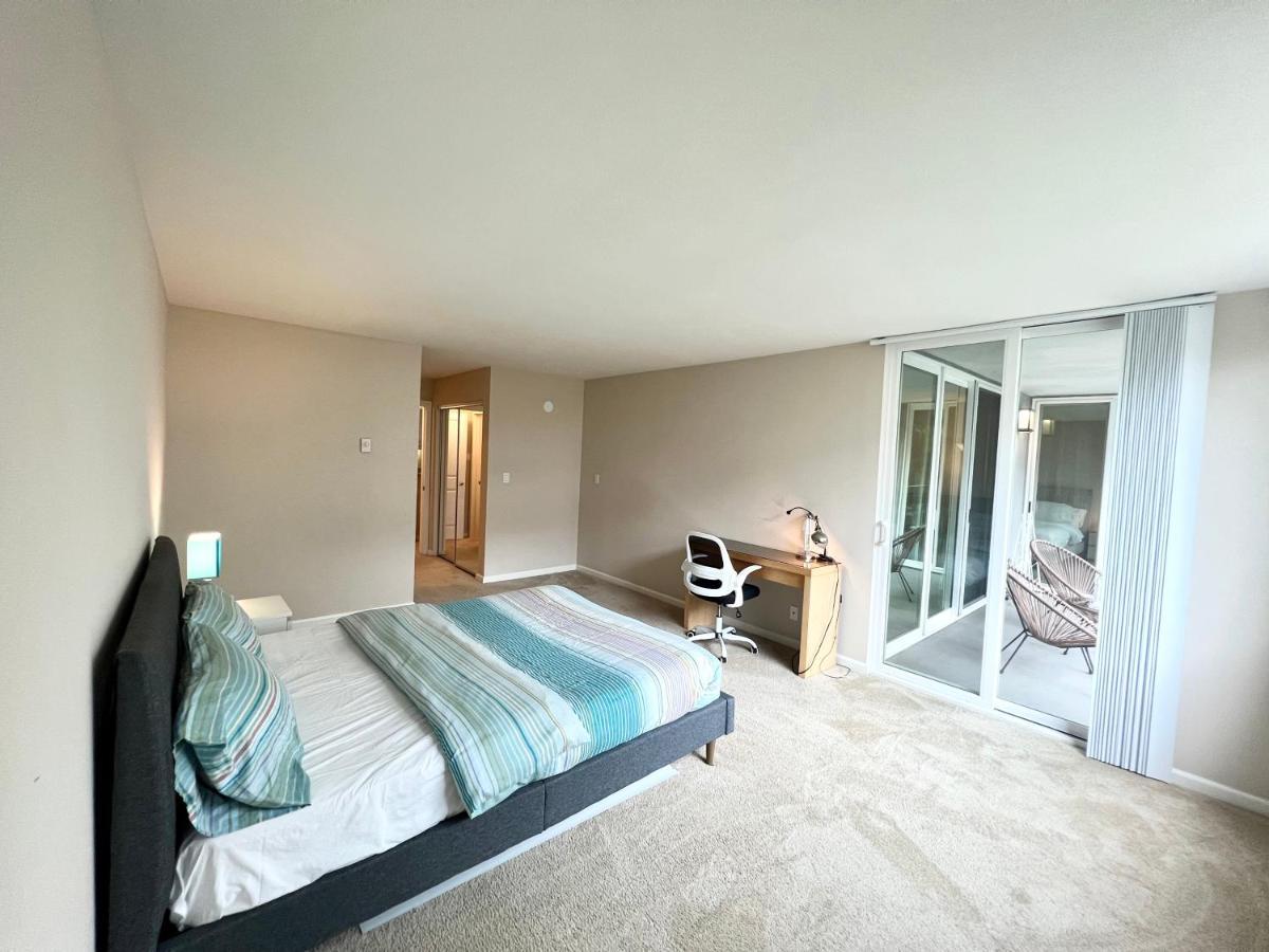 Luxury Marina Unit 2 Bedrooms 2 Bathrooms - Los Angeles — Photos 2